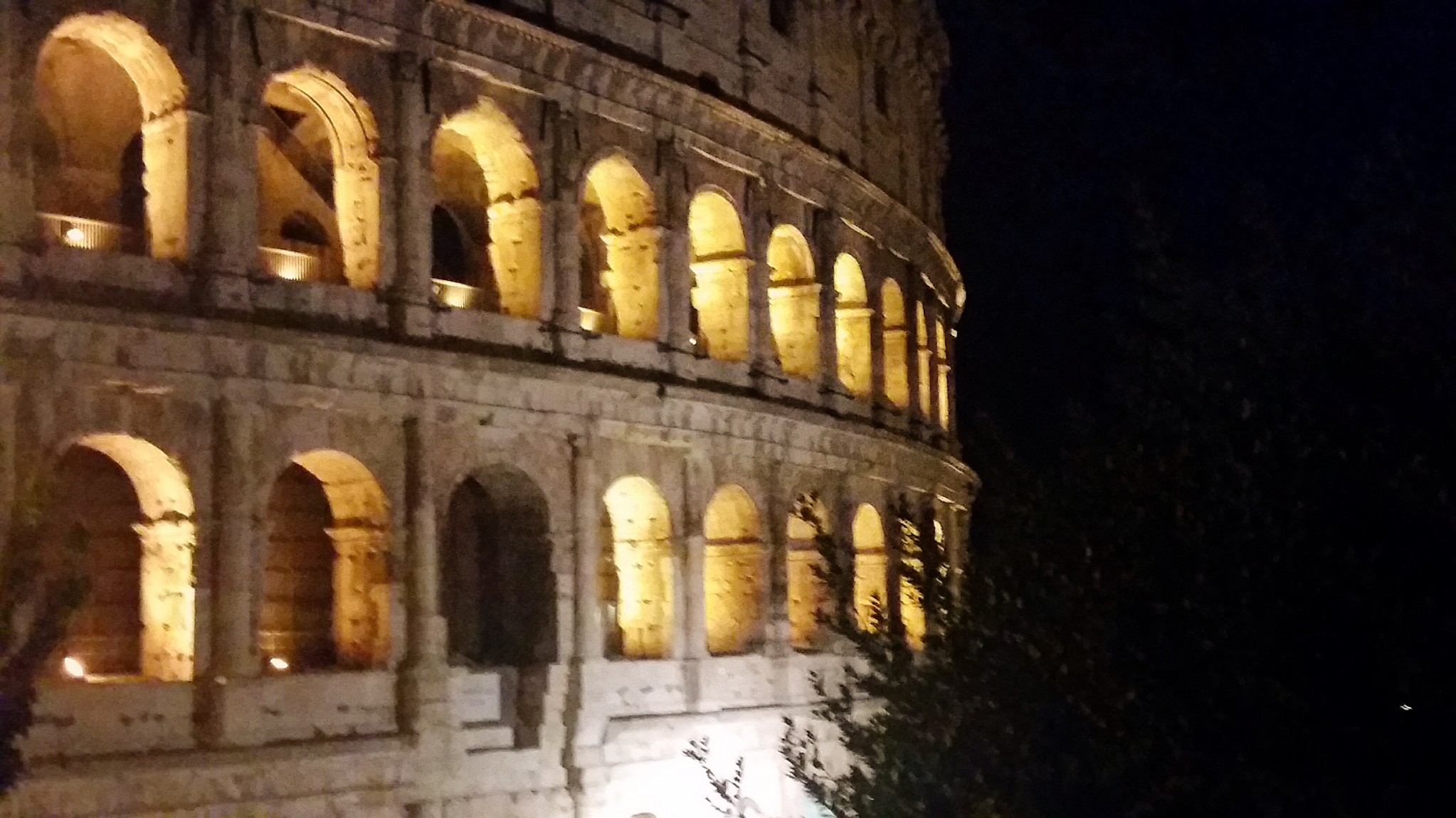 Rome-Colosseum-night